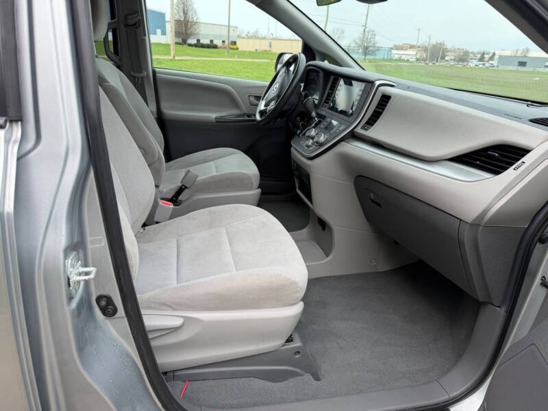 2020 Toyota Sienna L 7-Passenger