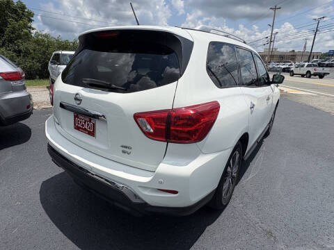 2018 Nissan Pathfinder SV