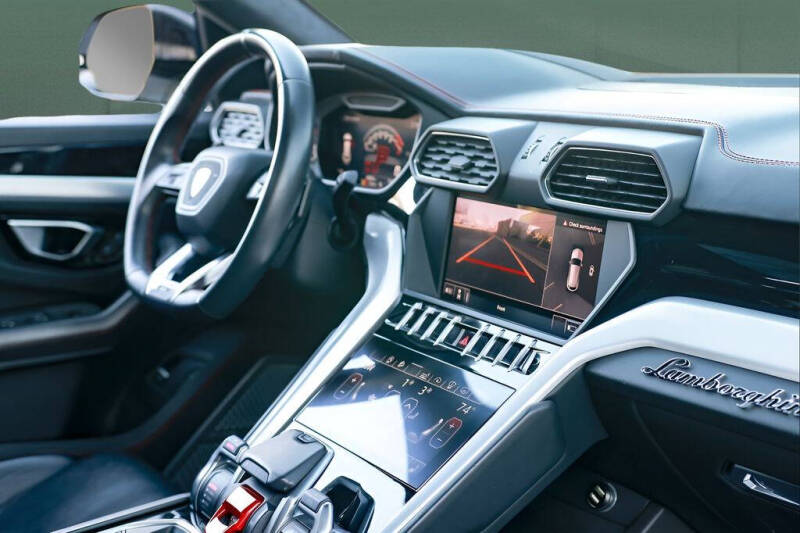 2023 Lamborghini Urus S
