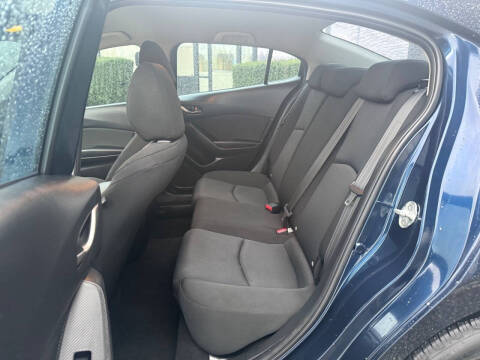 2016 Mazda MAZDA3 i Sport