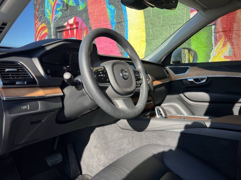 2024 Volvo XC90 B6 Plus Bright Theme 6P