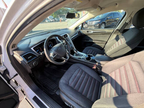 2016 Ford Fusion SE
