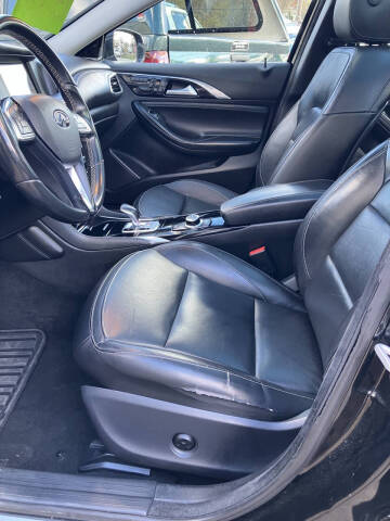 2018 Infiniti QX30 Premium