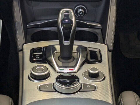 2025 Alfa Romeo Stelvio