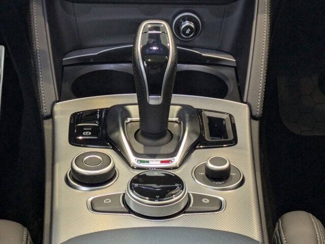 2025 Alfa Romeo Stelvio