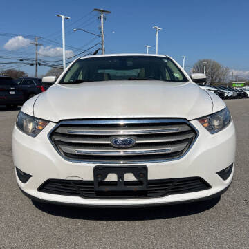 2014 Ford Taurus SEL