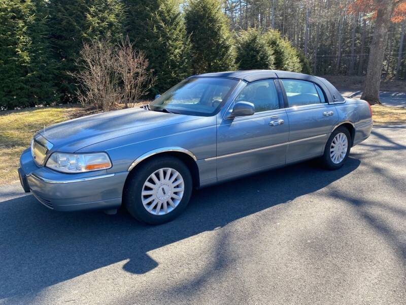 2003 Lincoln Town Car for sale at DON'S AUTO SALES & SERVICE in Belchertown MA