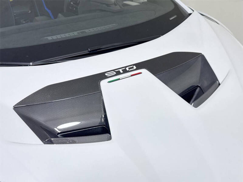 2021 Lamborghini Huracan STO
