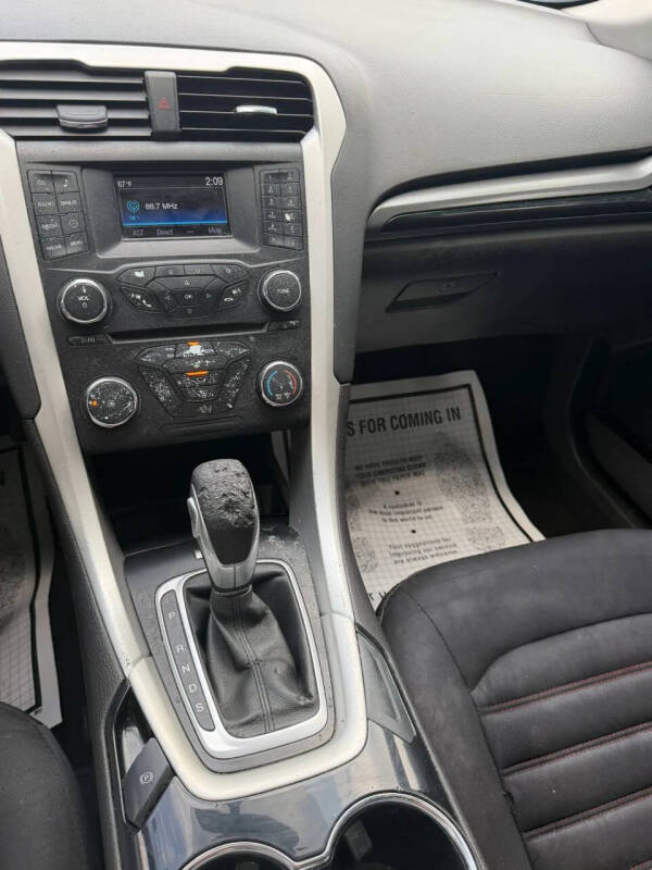 2014 Ford Fusion SE