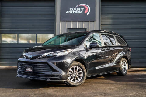 2022 Toyota Sienna LE 8-Passenger