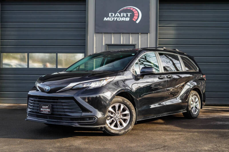 2022 Toyota Sienna LE 8-Passenger