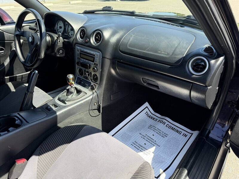 2005 Mazda MX-5 Miata
