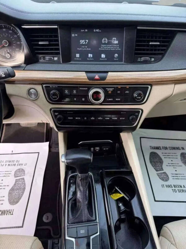2019 Kia Cadenza Premium