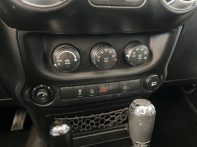2013 Jeep Wrangler Sahara