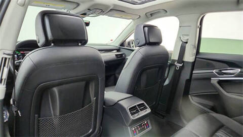 2024 Audi Q8 e-tron quattro Premium