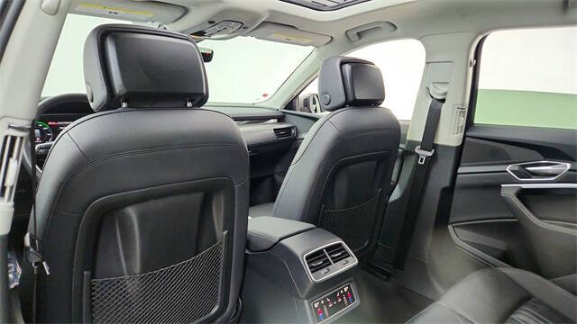 2024 Audi Q8 e-tron quattro Premium