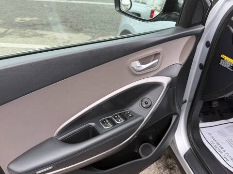 2016 Hyundai Santa Fe SE