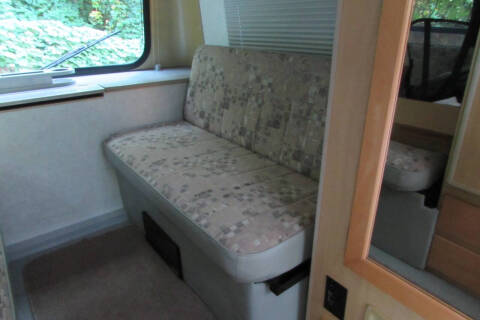 2001 Winnebago Rialta