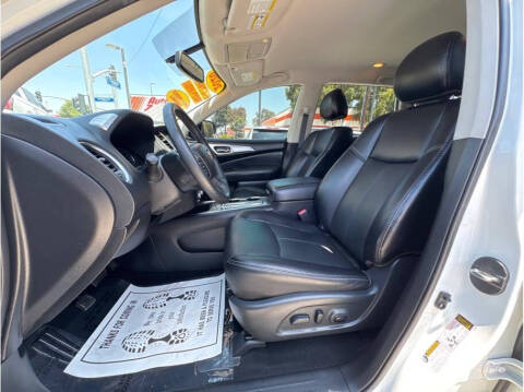 2020 Nissan Pathfinder SL