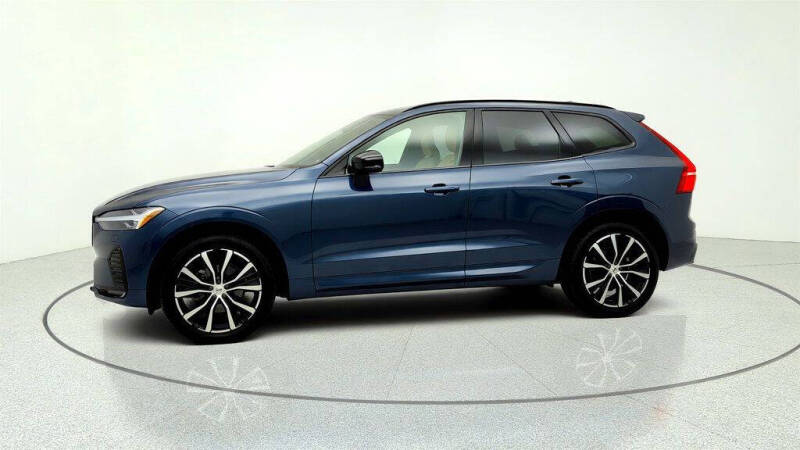 2025 Volvo XC60 B5 Ultra Dark Theme