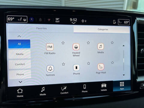 2025 Chrysler Voyager LX