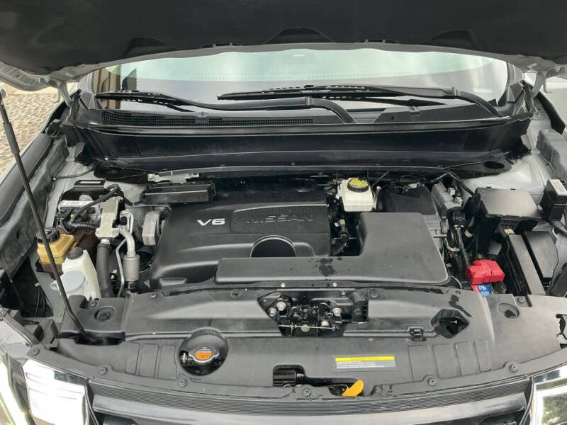 2017 Nissan Pathfinder SL