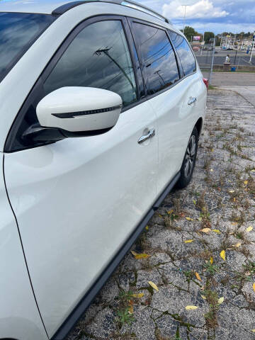 2017 Nissan Pathfinder SL