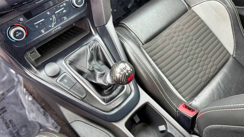 2018 Ford Focus ST