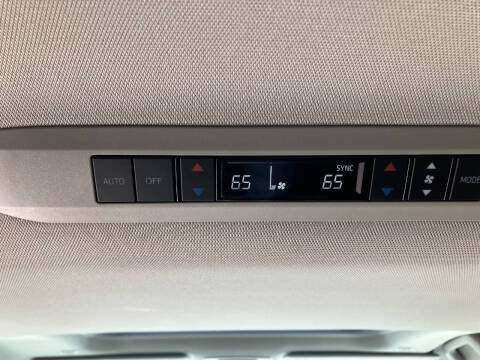 2025 Toyota Sienna XLE 7-Passenger