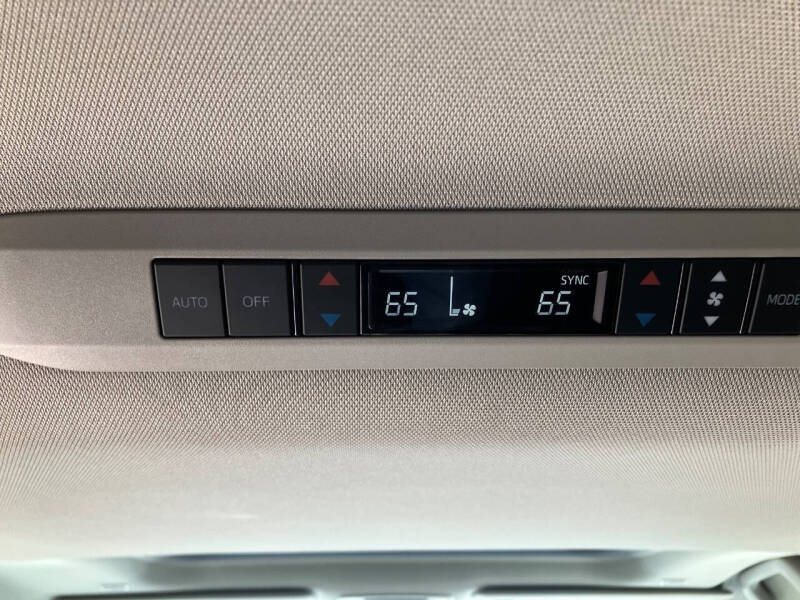2025 Toyota Sienna XLE 7-Passenger