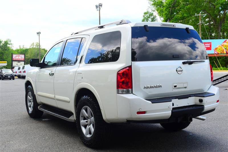 2013 Nissan Armada SV