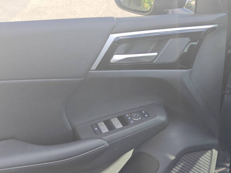 2025 Mitsubishi Outlander PHEV SE