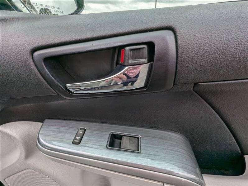 2014 Toyota Camry Hybrid LE