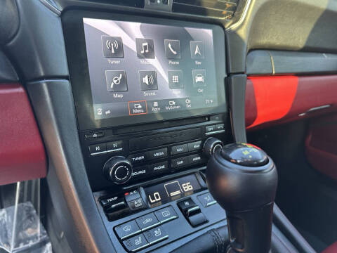 2017 Porsche 911 Carrera GTS