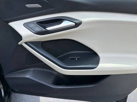 2025 Audi Q6 e-tron quattro Premium Plus