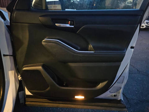 2021 Toyota Highlander Hybrid XLE