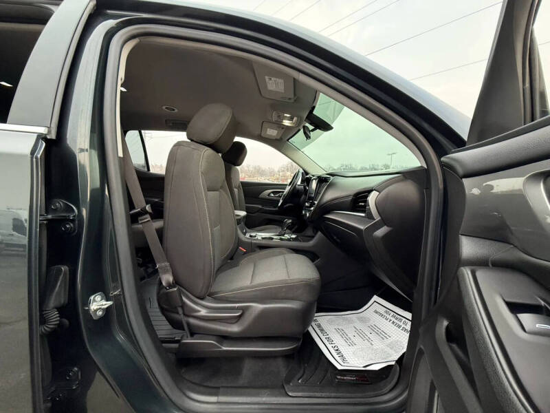 2018 Chevrolet Traverse LT Cloth