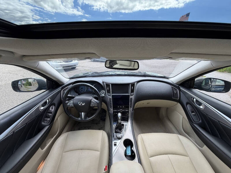 2015 Infiniti Q50 Premium