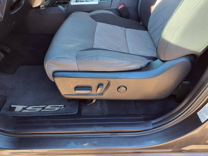 2017 Toyota Tundra SR5