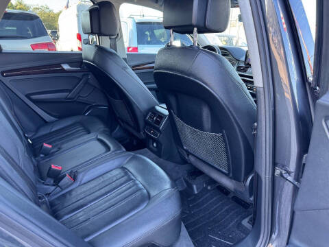 2020 Audi Q5 quattro Titanium Premium 45 TFSI