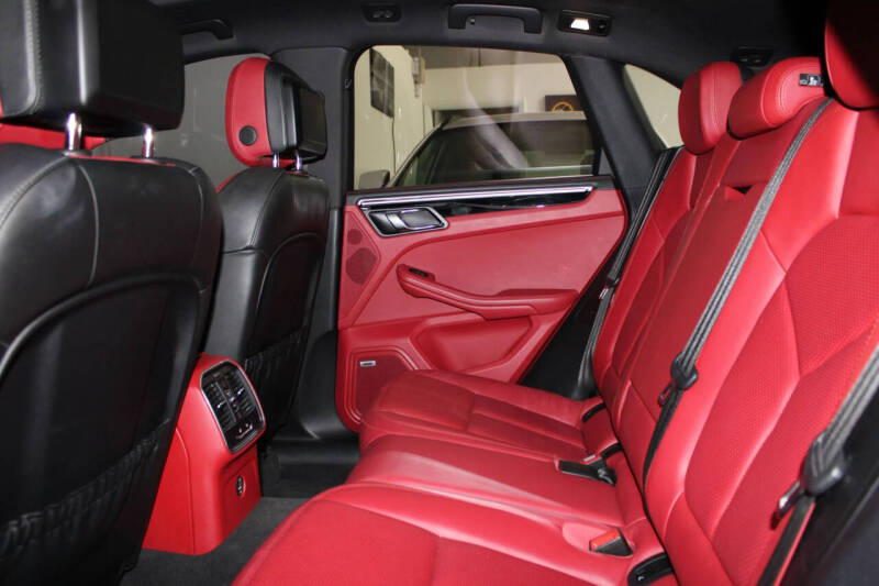 2018 Porsche Macan S