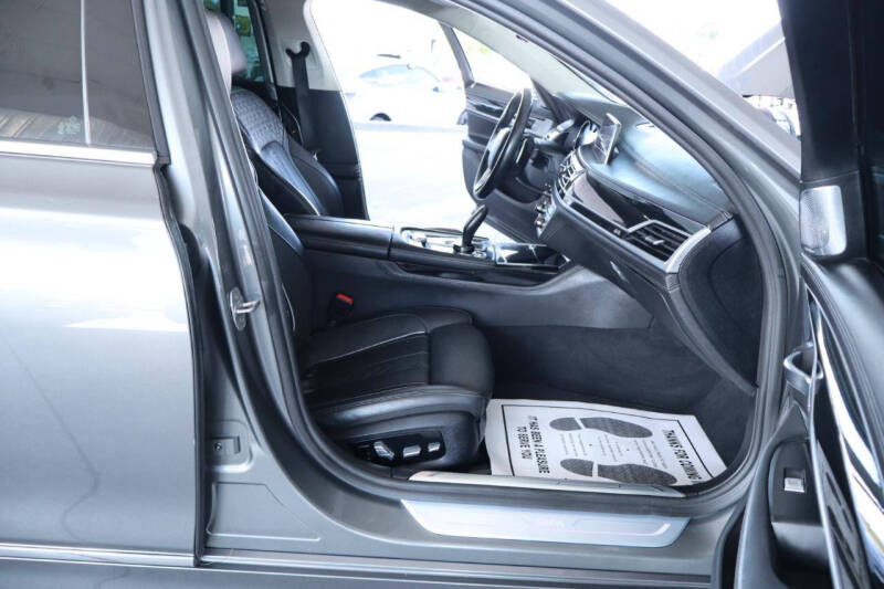 2018 BMW 7 Series 750i
