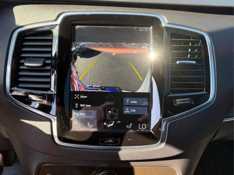 2017 Volvo XC90 T6 Momentum