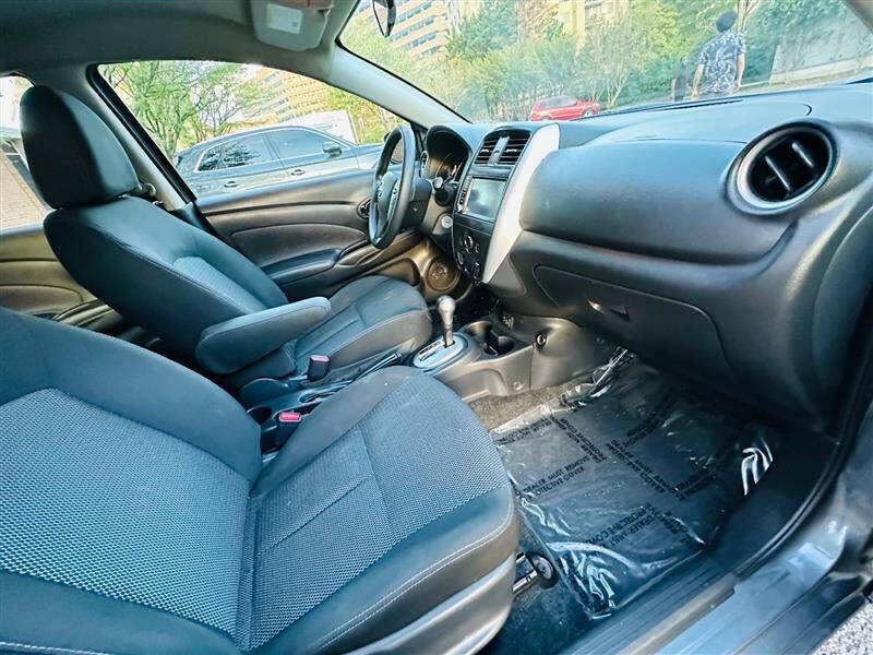 2019 Nissan Versa SV