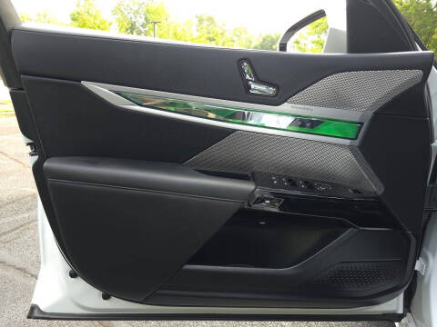 2023 BMW 7 Series 740i