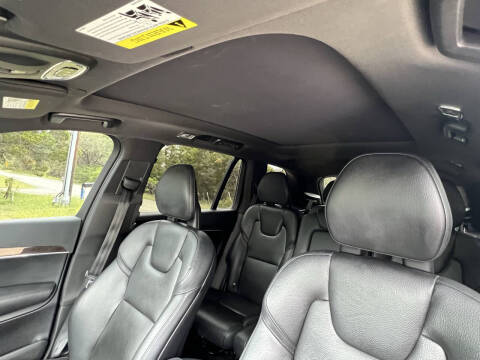 2017 Volvo XC90 T6 Momentum