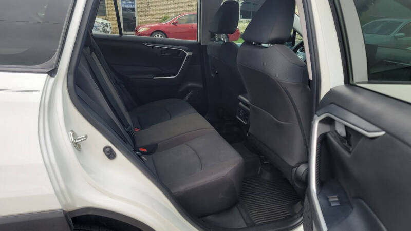 2022 Toyota RAV4 LE