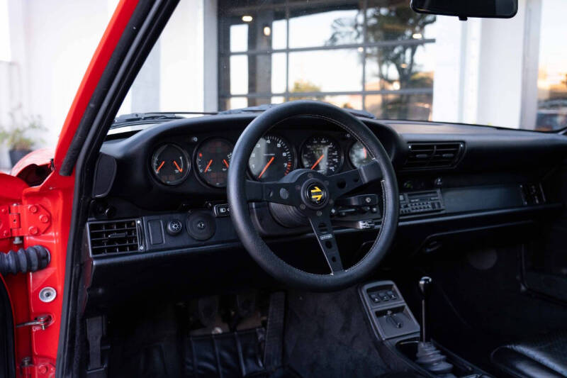 1990 Porsche 911 Carrera 2