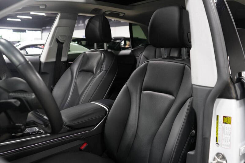 2023 Audi Q8 quattro Premium Plus 55 TFSI