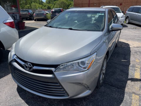 2016 Toyota Camry for sale at Best Deal Motors in Saint Charles MO